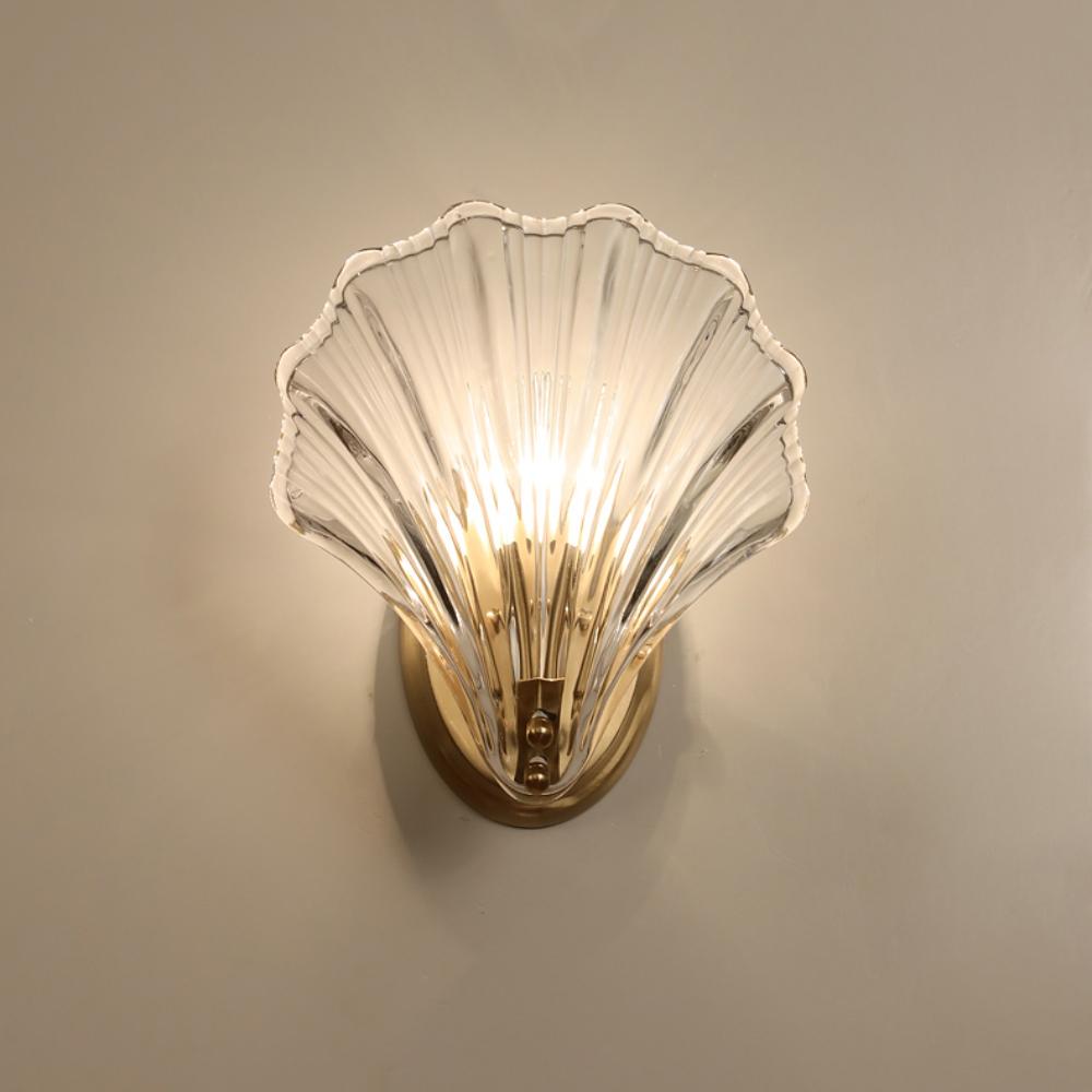 elegant-shell-shaped-brass-and-amber-glass-wall-lamp-for-modern-home-decor