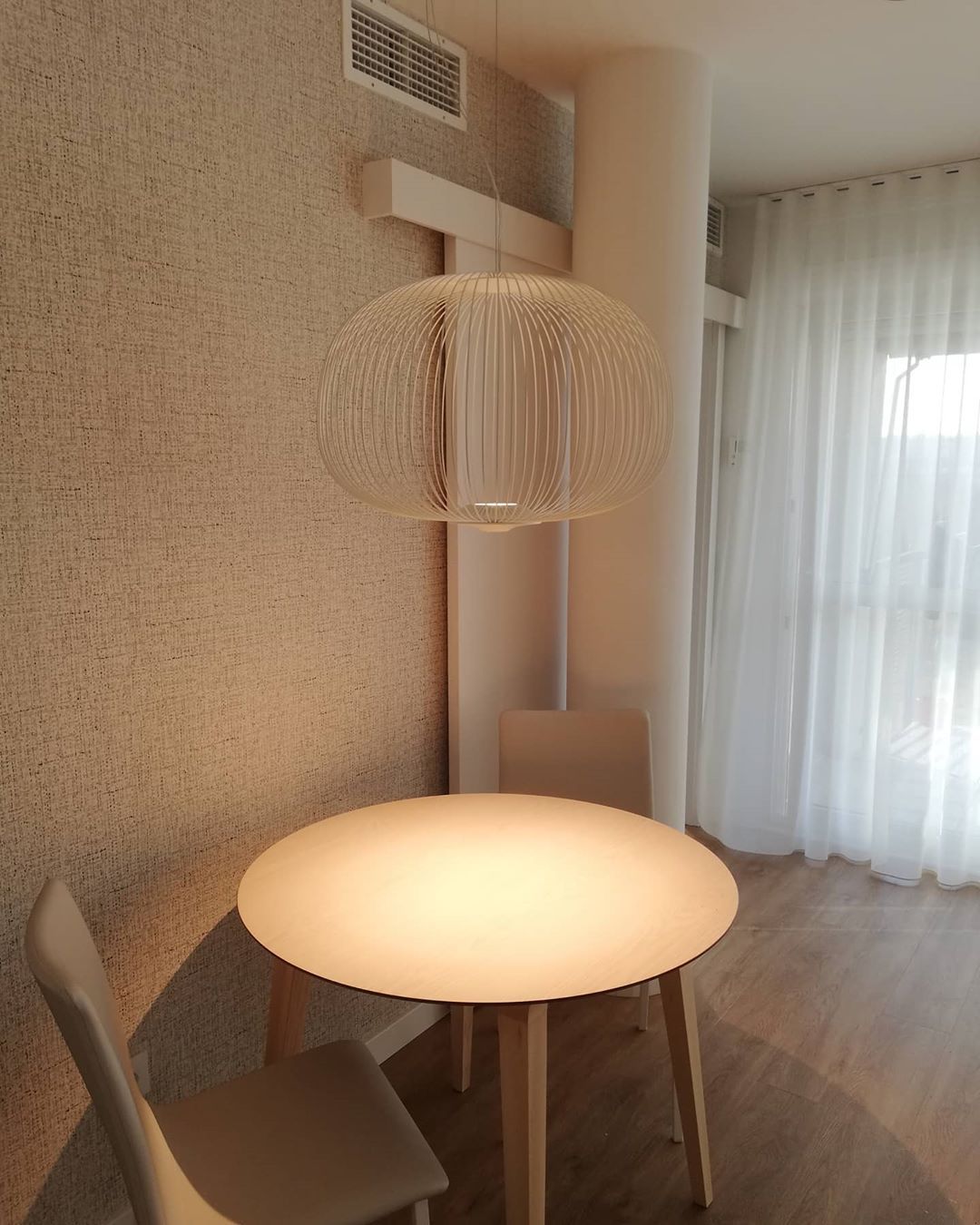 modern-geometric-cage-spokes-led-pendant-light-for-contemporary-living-and-dining-spaces