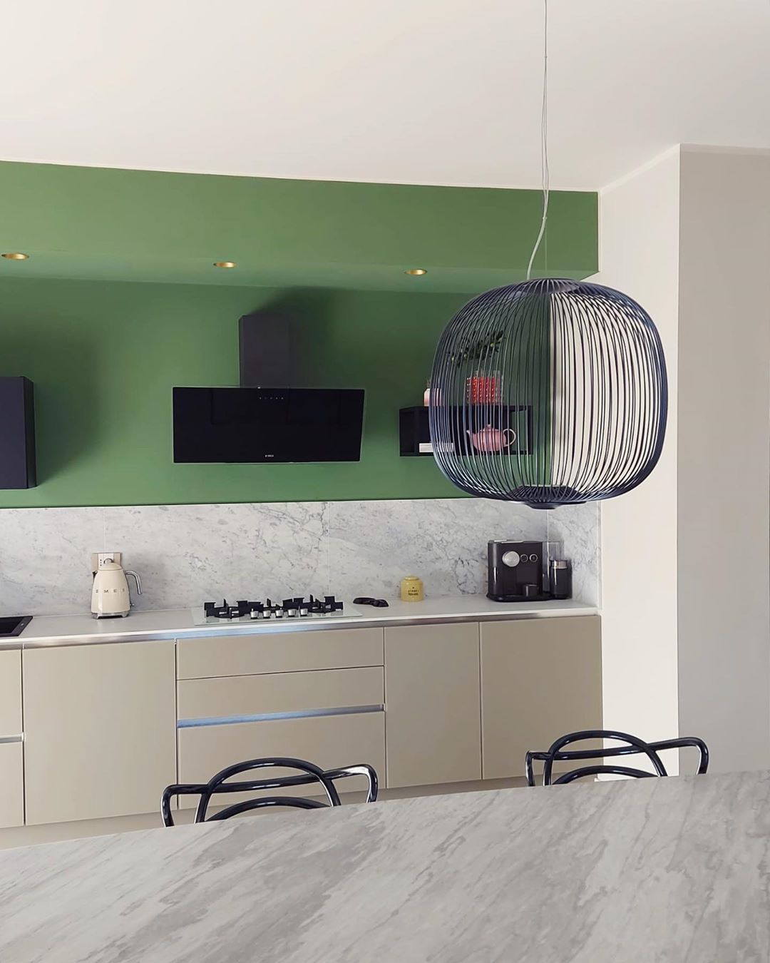 modern-geometric-cage-spokes-led-pendant-light-for-contemporary-living-and-dining-spaces