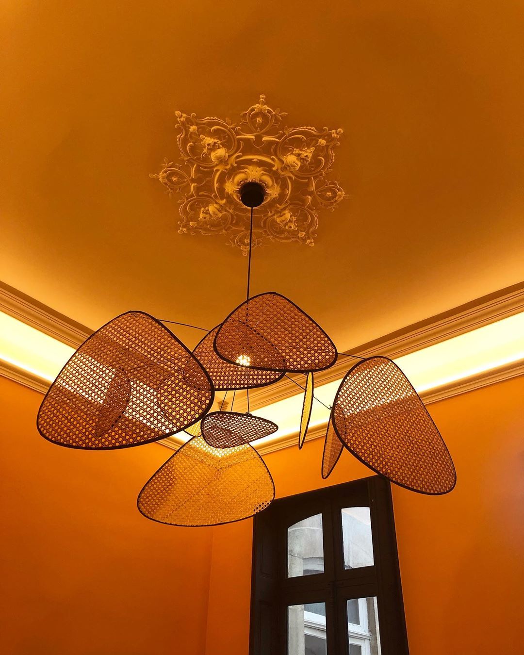 rattan-cannage-suspension-screen-chandelier-bamboo-pendant-light-with-woven-shades-for-living-room