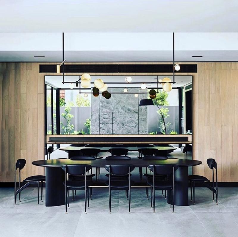 typography-cilon-disc-minimalist-led-pendant-lamp-sculptural-vertical-lighting-for-modern-living-space