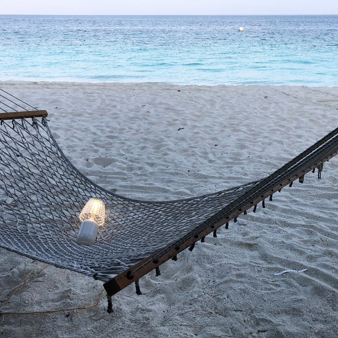 modern-prismatic-glass-table-lamp-with-studded-accents-and-metal-base-for-living-room