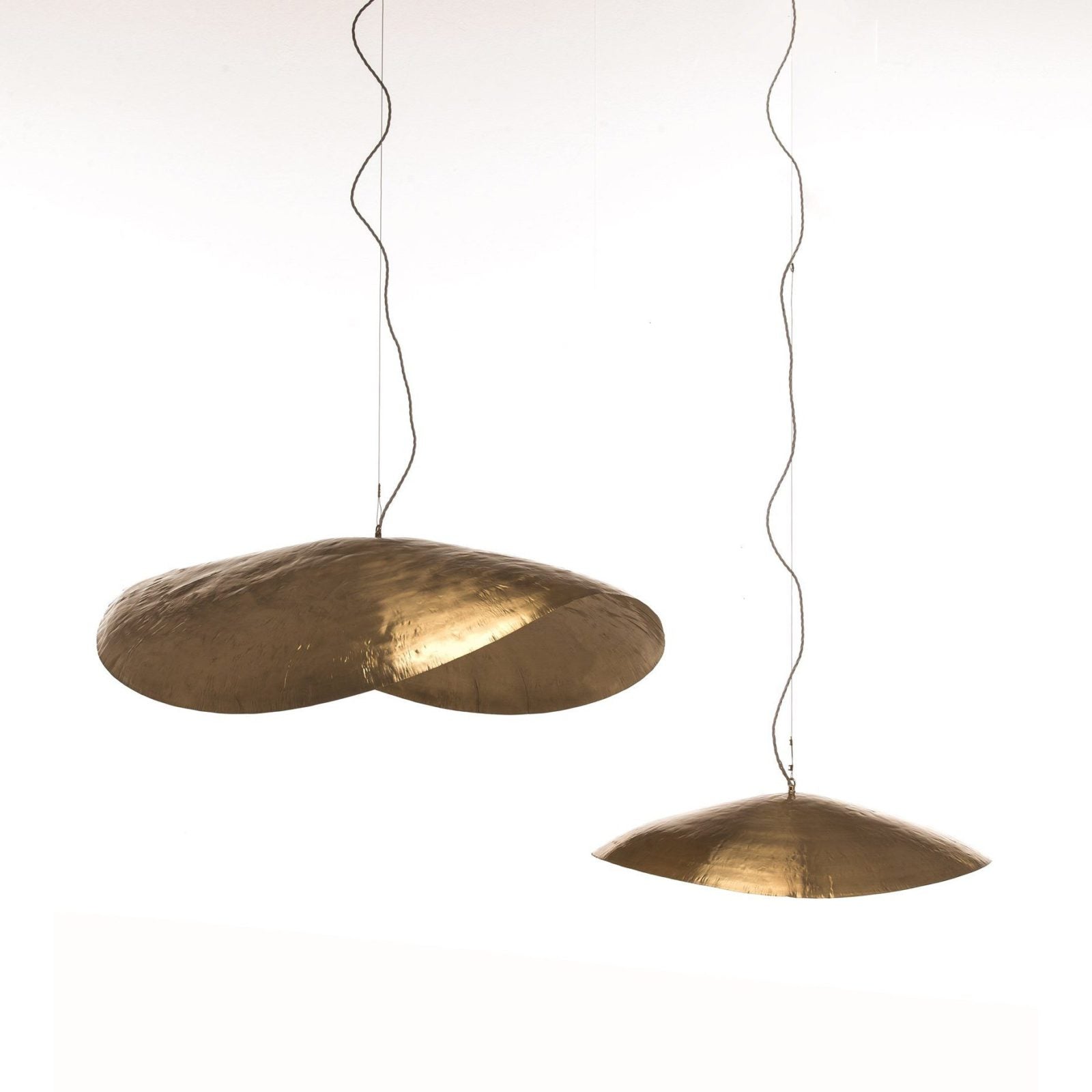 handcrafted-hammered-brass-pendant-lamp-for-modern-kitchen-island-and-elegant-dining-room