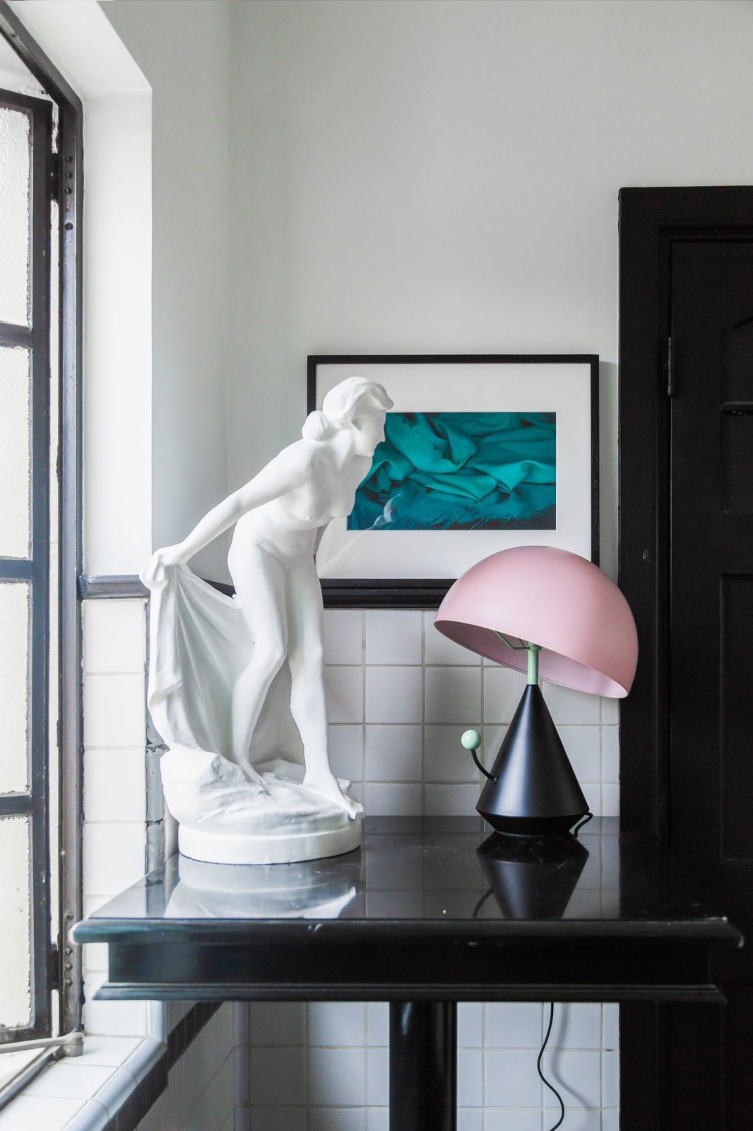 modern-geometric-pyramid-metal-table-lamp-with-dome-shade-for-living-room