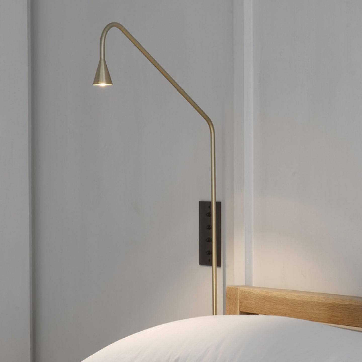 Pureform Geometric LED Wall Sconce Minimalist Indoor Lighting in Gold and Black