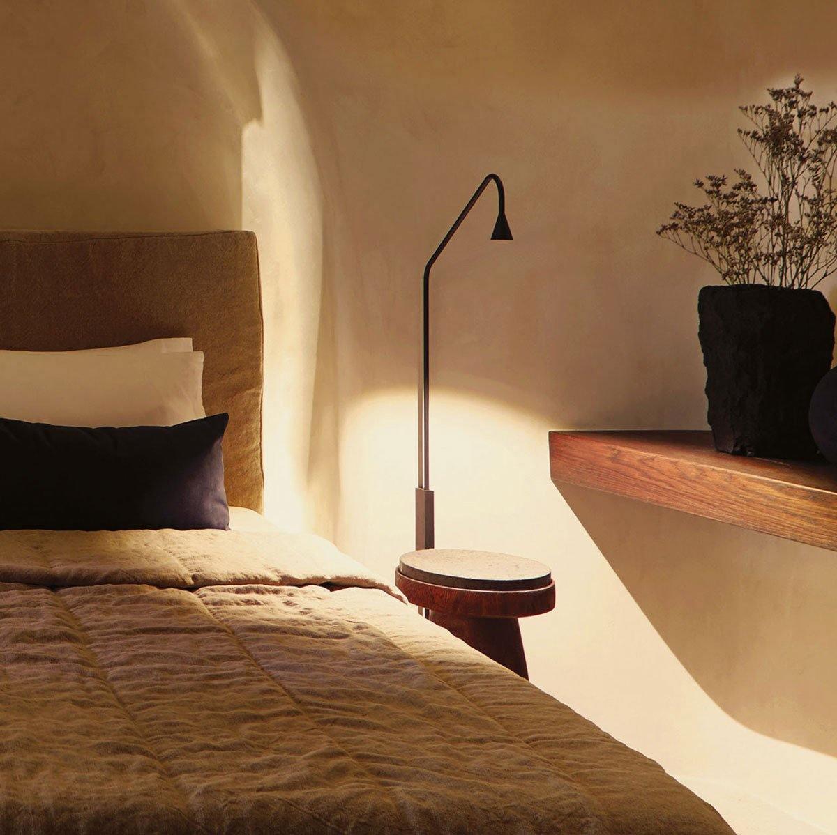 Pureform Geometric LED Wall Sconce Minimalist Indoor Lighting in Gold and Black
