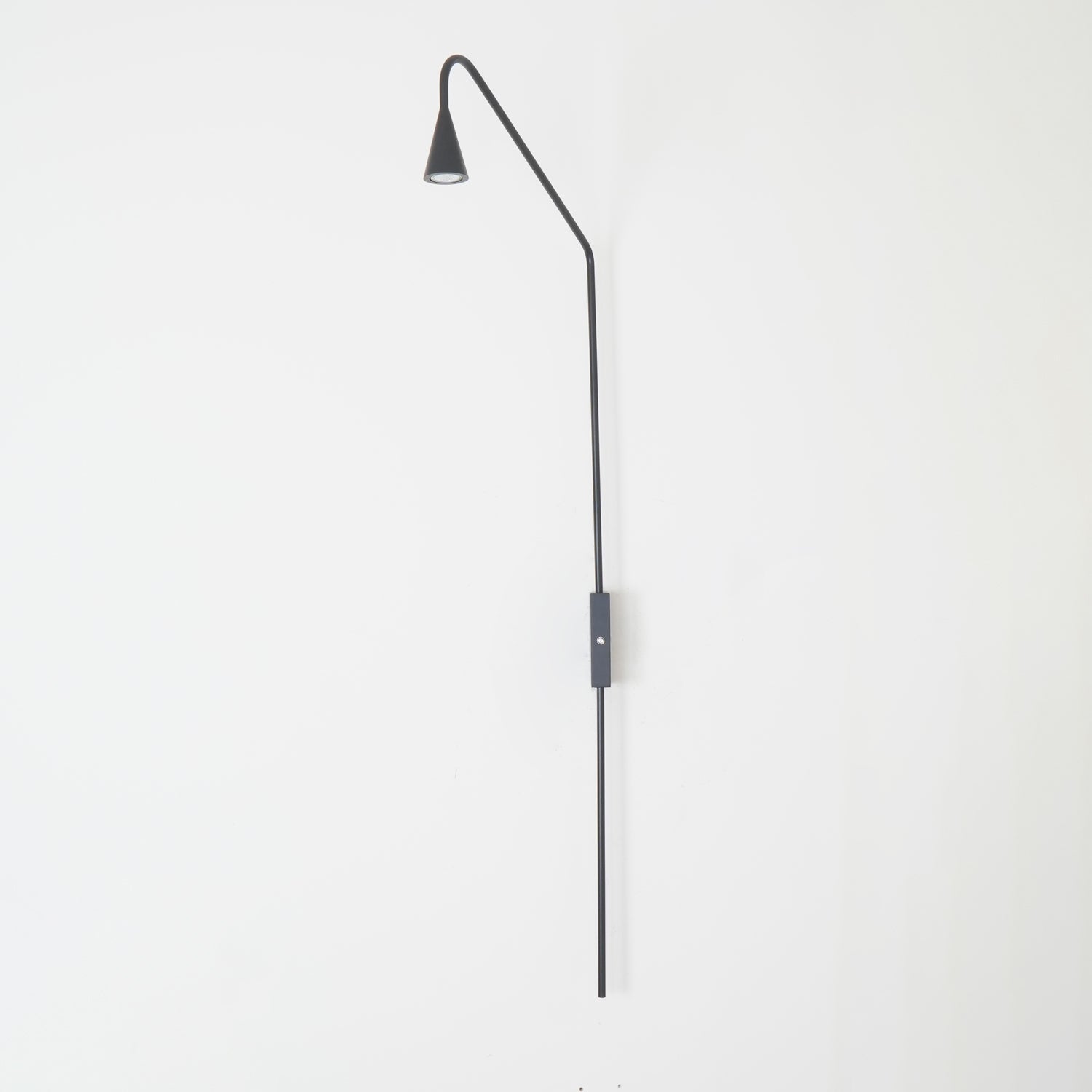 Pureform Geometric LED Wall Sconce Minimalist Indoor Lighting in Gold and Black