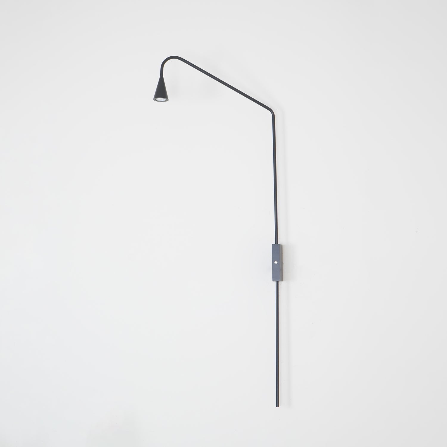 Pureform Geometric LED Wall Sconce Minimalist Indoor Lighting in Gold and Black
