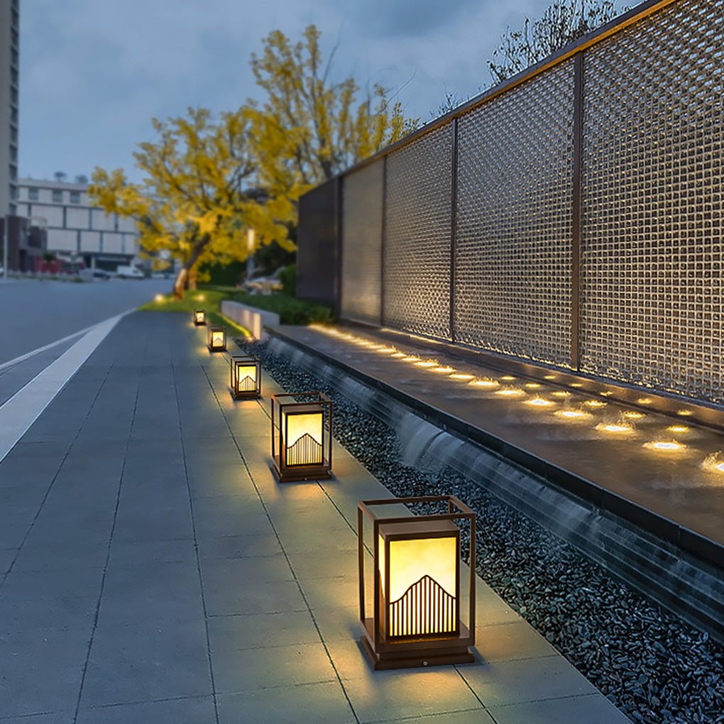 Retro Stainless Steel Outdoor Garden Path Light Waterproof Landscape Lamp for Villa and Courtyard