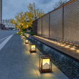 Retro Stainless Steel Outdoor Garden Path Light Waterproof Landscape Lamp for Villa and Courtyard
