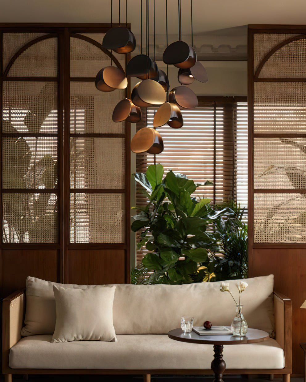 Siyuan Modern Wood Leaf Pendant Light LED Hanging Fixture for Dining Living Room