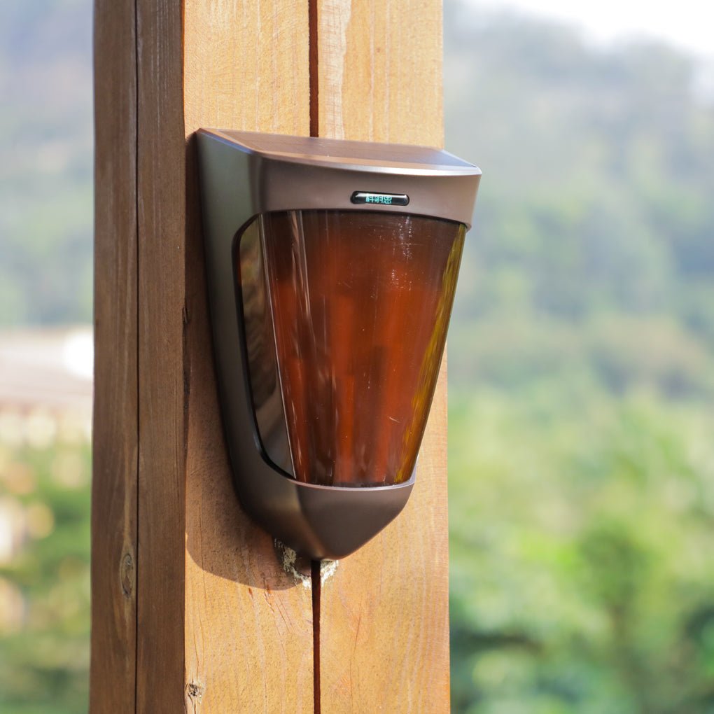 Solar Powered Flickering Flame LED Outdoor Wall Lamp Waterproof Sconce Lighting for Porch and Garden Pathway
