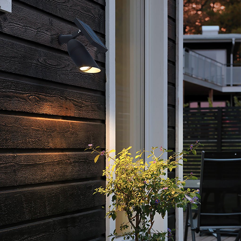 Solar Powered LED Outdoor Spotlight Waterproof Landscape Path Wall Light for Garden and Yard