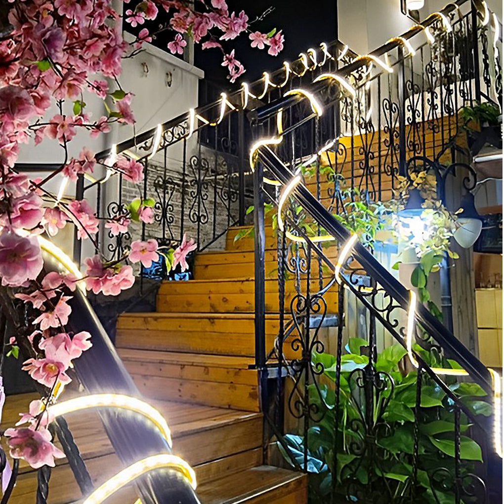 Solar Powered Waterproof Outdoor LED Strip Lights for Garden Landscape and Pool Decoration