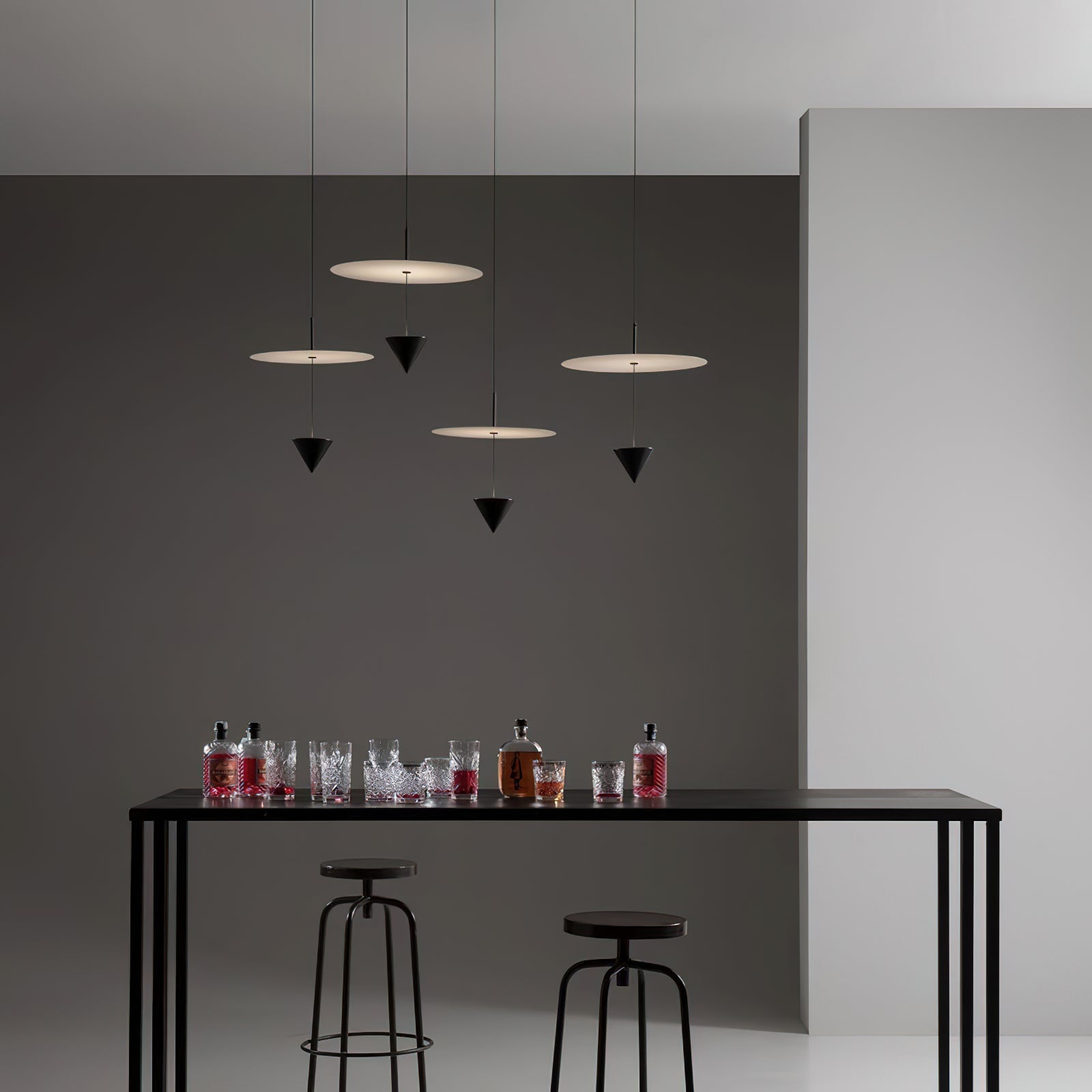 Stralunata Minimalist LED Pendant Light Circular Adjustable Hanging Lamp for Modern Interiors
