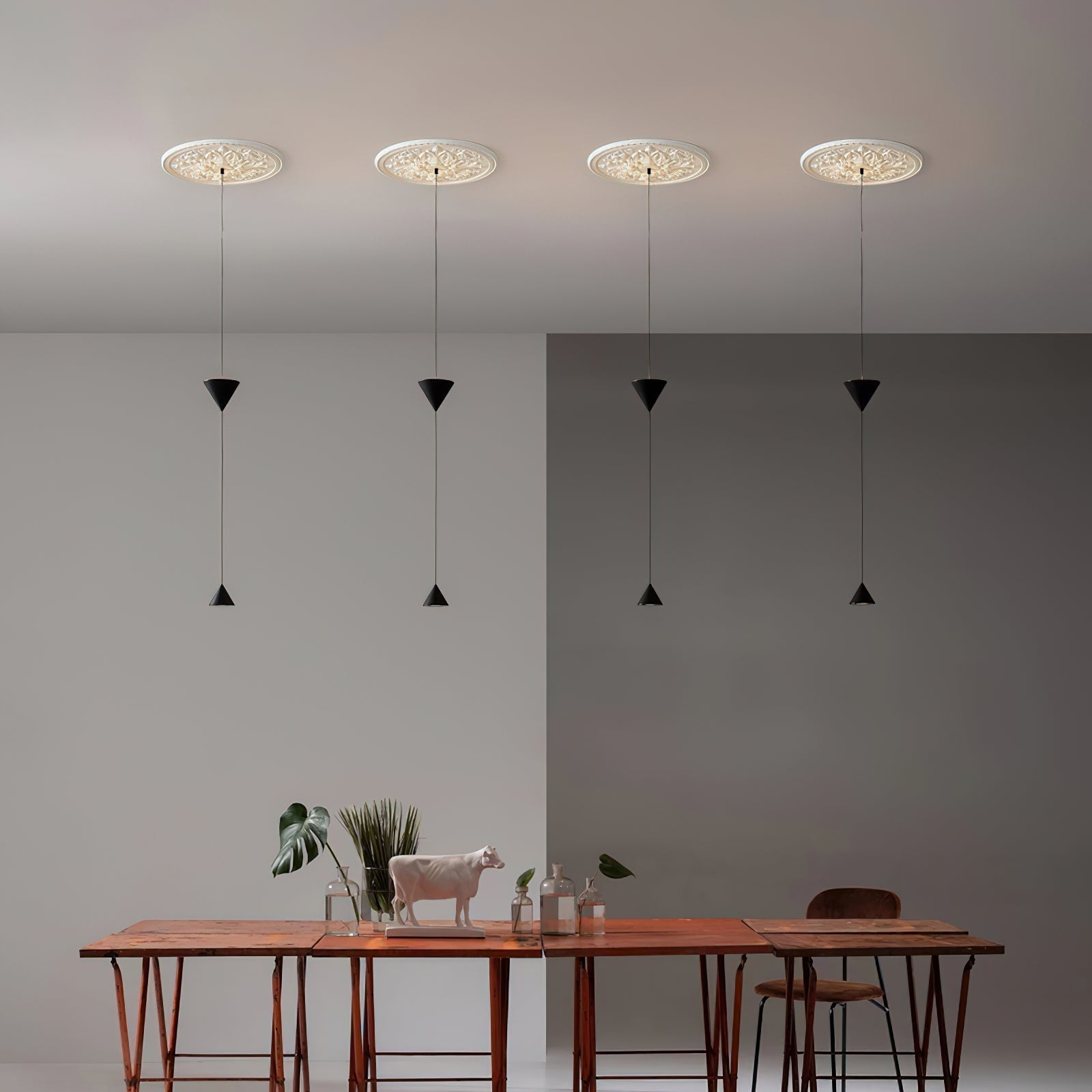 Stralunata Minimalist LED Pendant Light Circular Adjustable Hanging Lamp for Modern Interiors