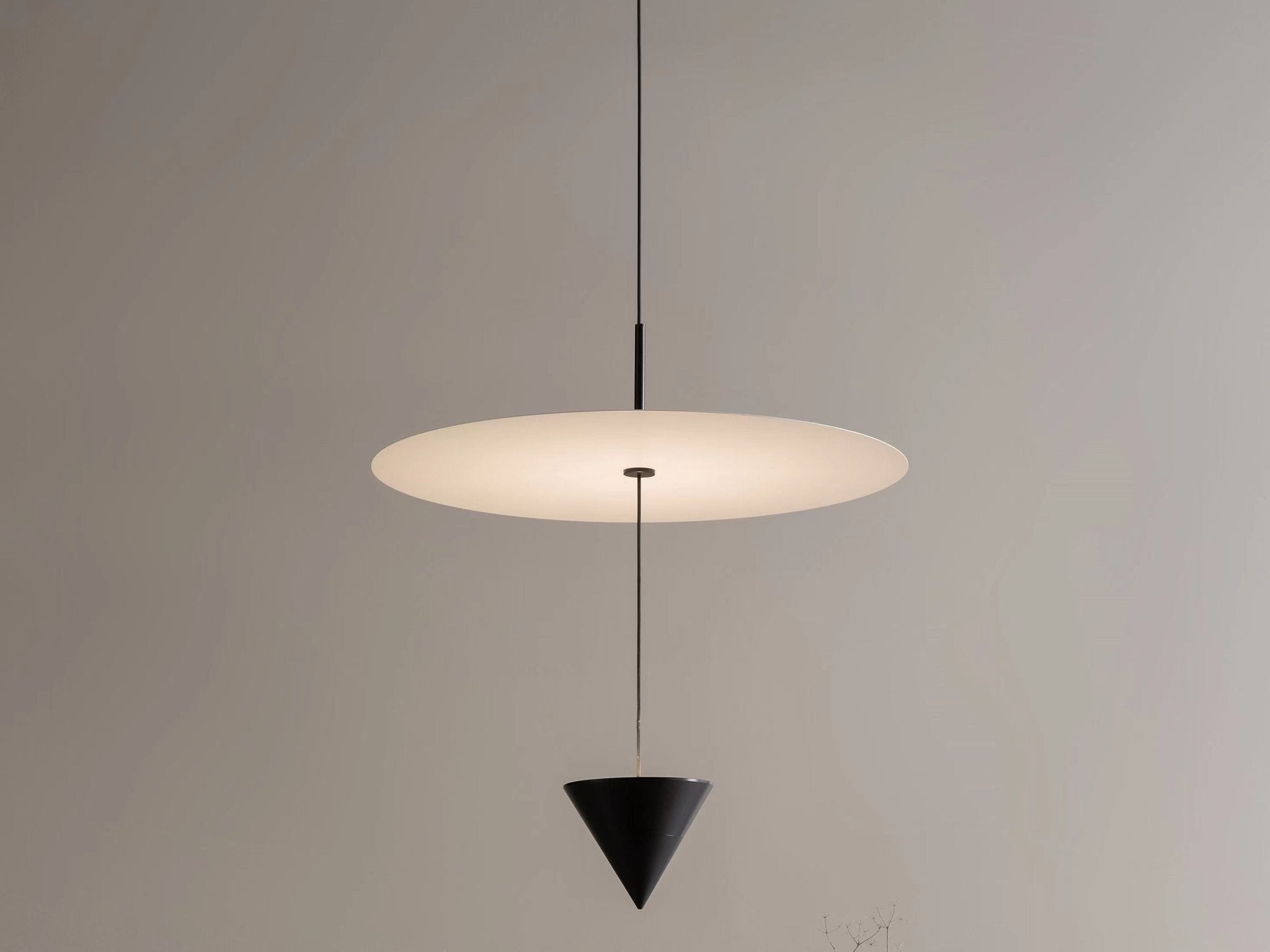 Stralunata Minimalist LED Pendant Light Circular Adjustable Hanging Lamp for Modern Interiors