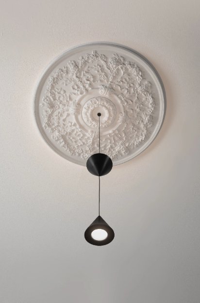 Stralunata Minimalist LED Pendant Light Circular Adjustable Hanging Lamp for Modern Interiors