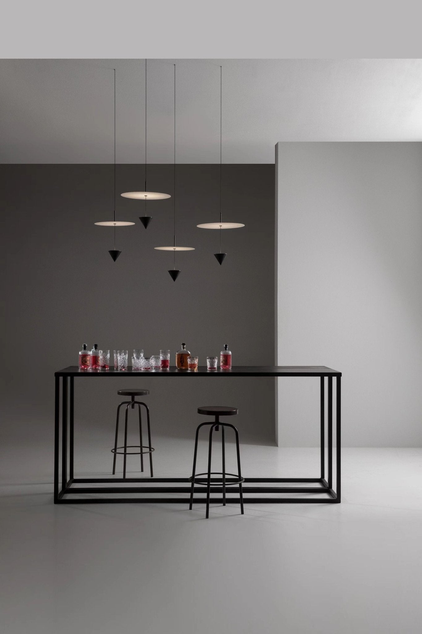 Stralunata Minimalist LED Pendant Light Circular Adjustable Hanging Lamp for Modern Interiors