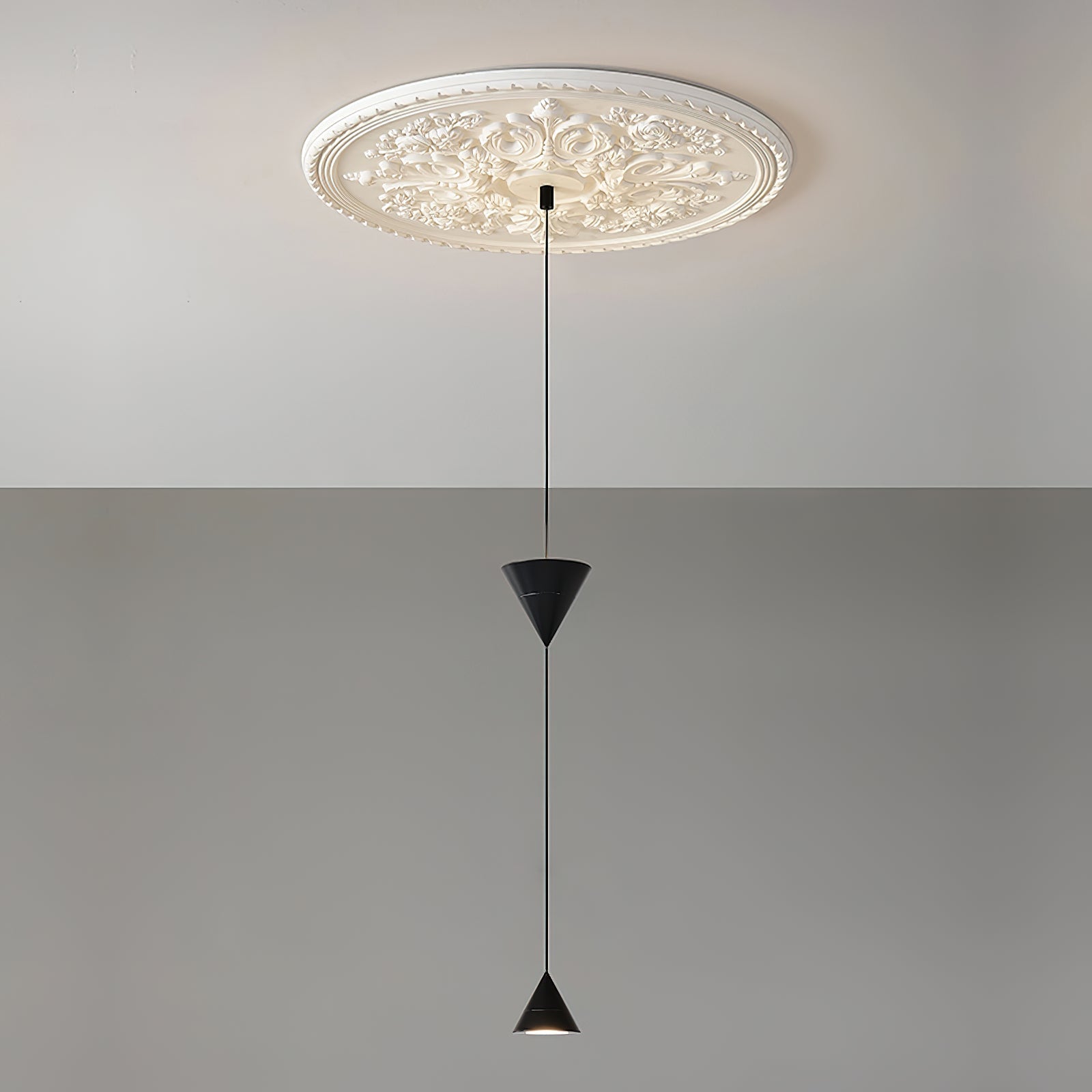 Stralunata Minimalist LED Pendant Light Circular Adjustable Hanging Lamp for Modern Interiors
