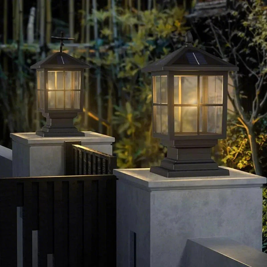 Traditional Square Aluminum Outdoor LED Solar Post Cap Light in Black for Yard and Fence