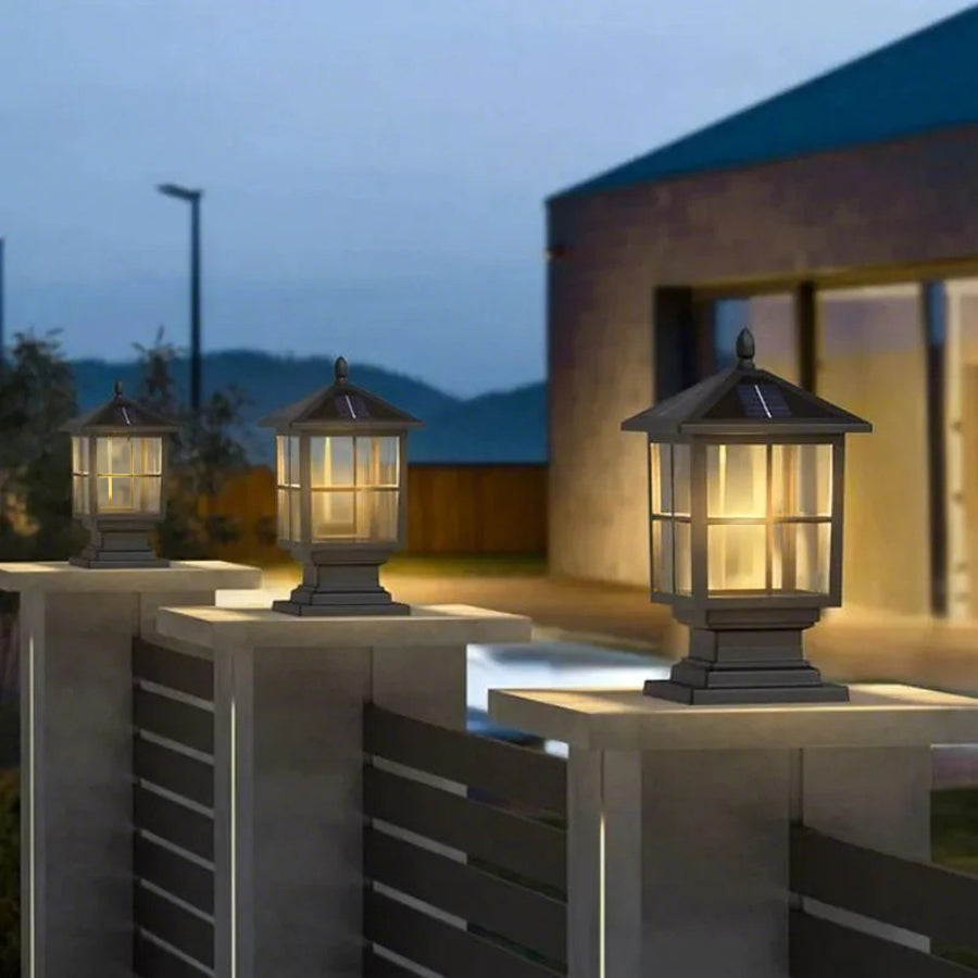 Traditional Square Aluminum Outdoor LED Solar Post Cap Light in Black for Yard and Fence