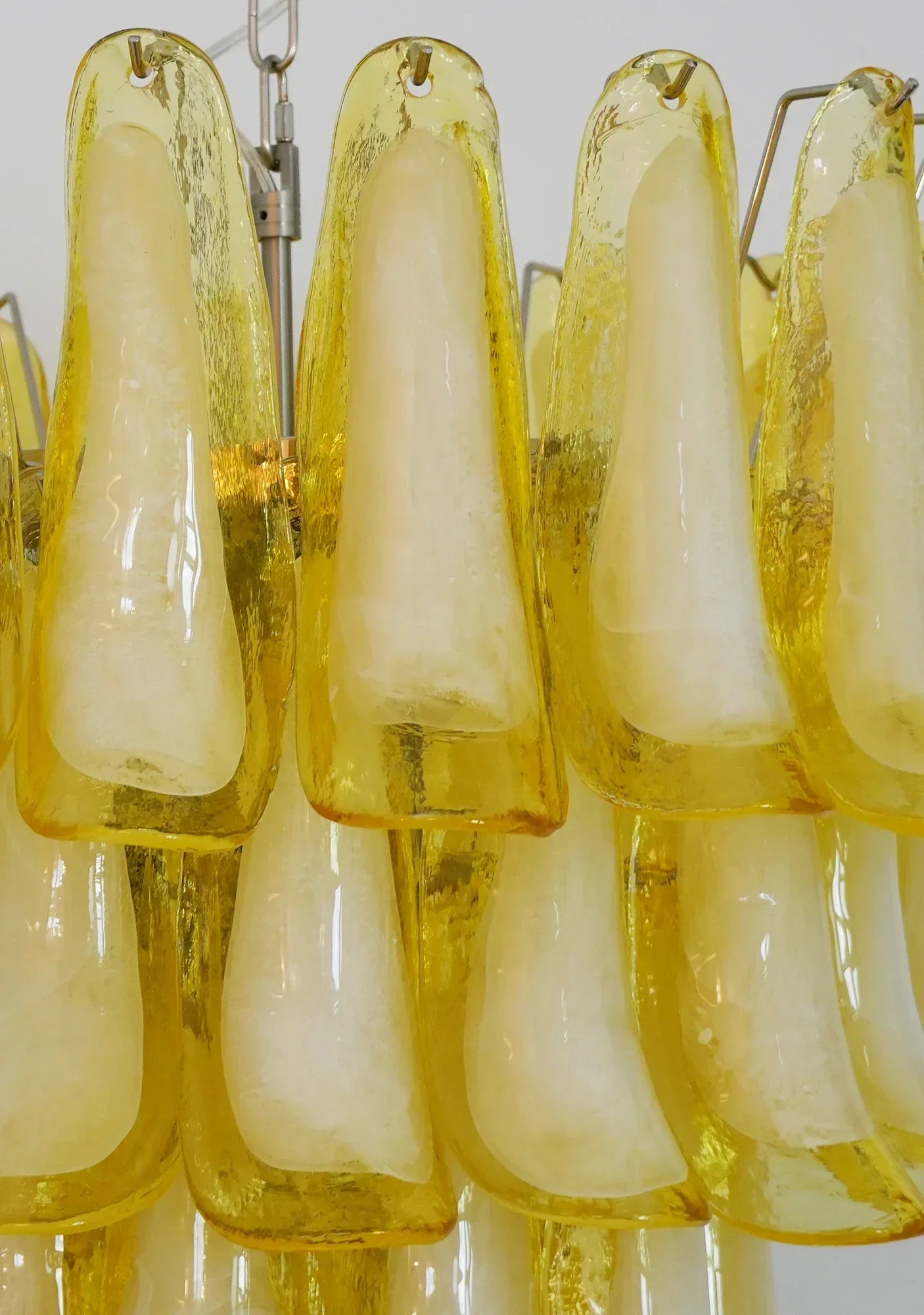 vintage-caramel-murano-glass-petals-chandelier-for-elegant-living-spaces