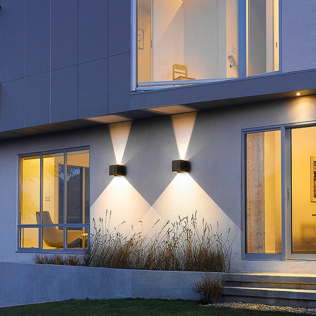 Waterproof Adjustable Beam Angle Outdoor LED Wall Sconce for Porch and Garden Lighting
