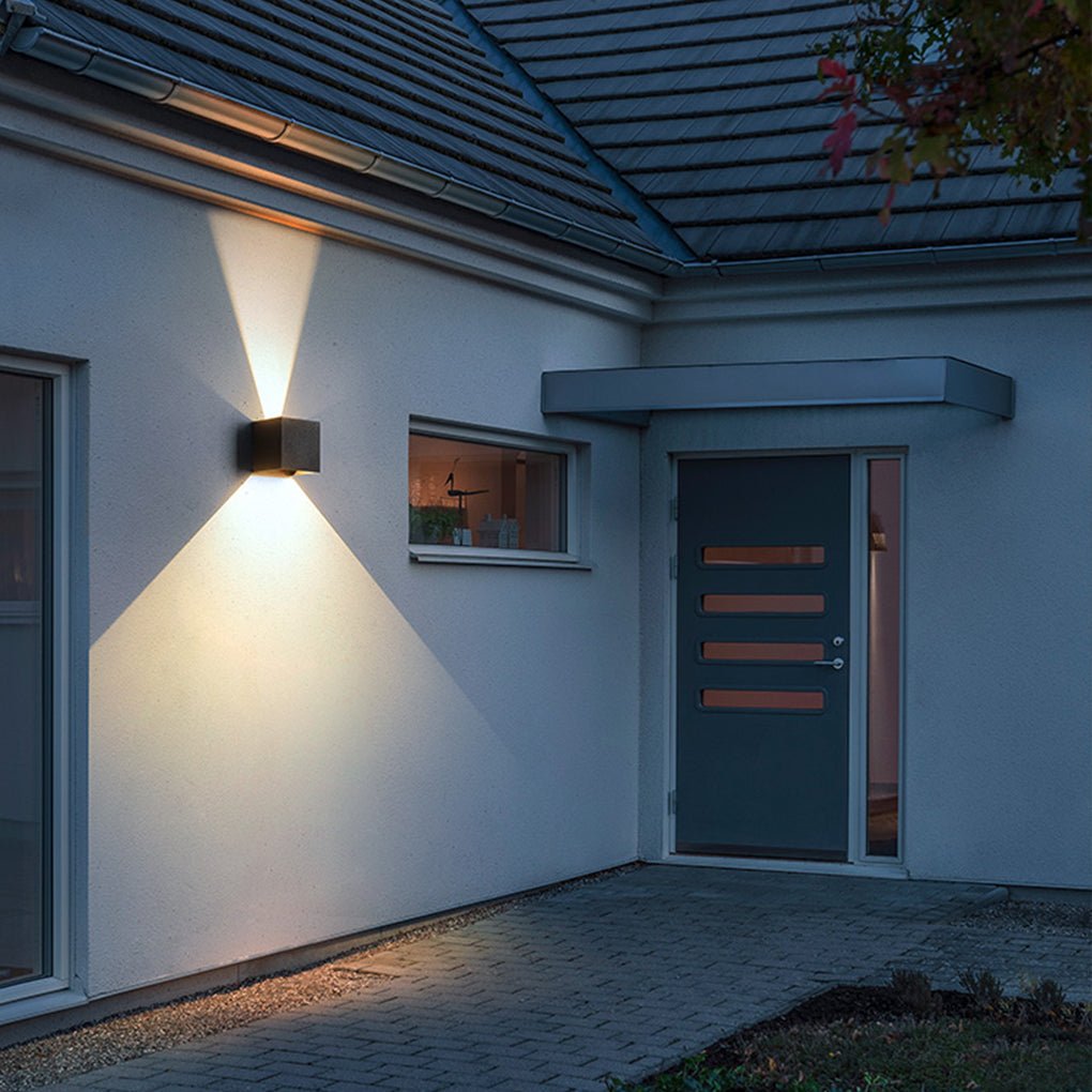Waterproof Adjustable Beam Angle Outdoor LED Wall Sconce for Porch and Garden Lighting