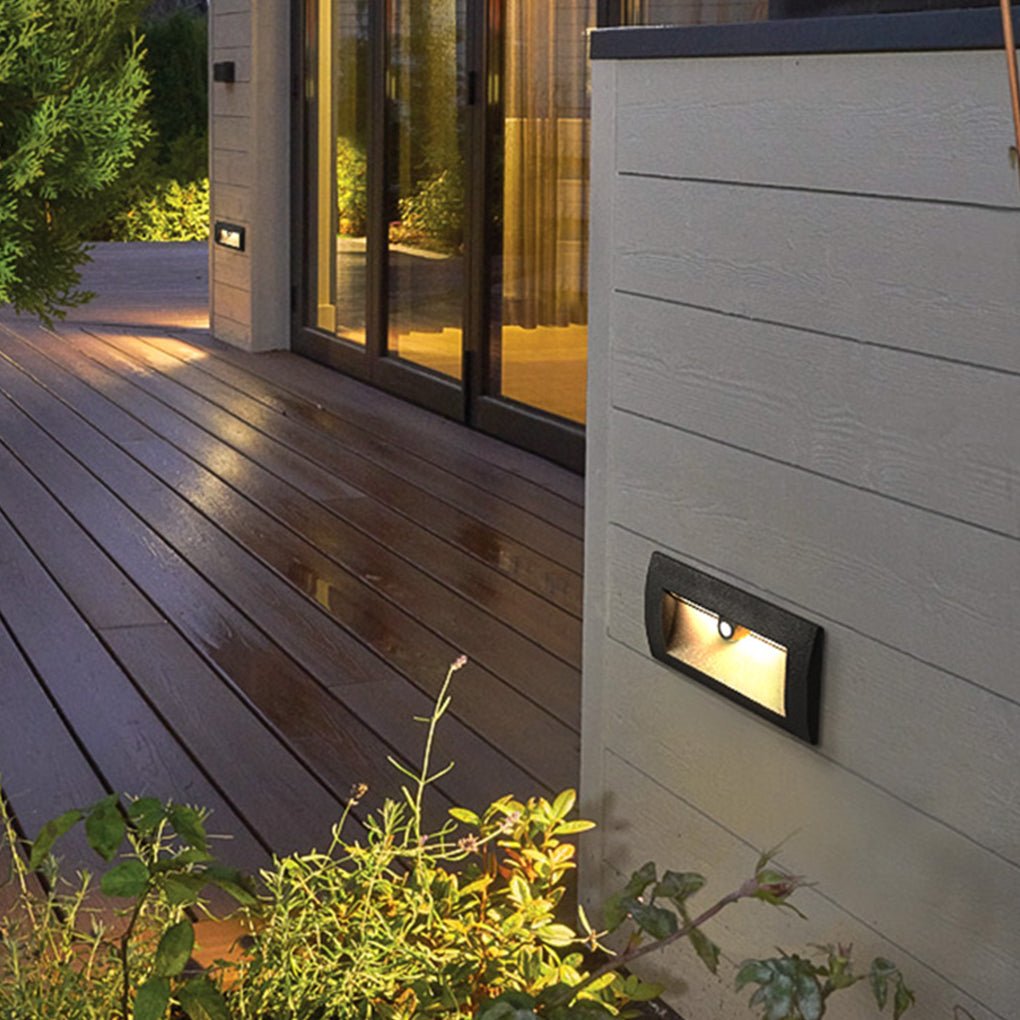 Waterproof Aluminum Outdoor Recessed Motion Sensor Step Light for Modern Garden and Courtyard Lighting