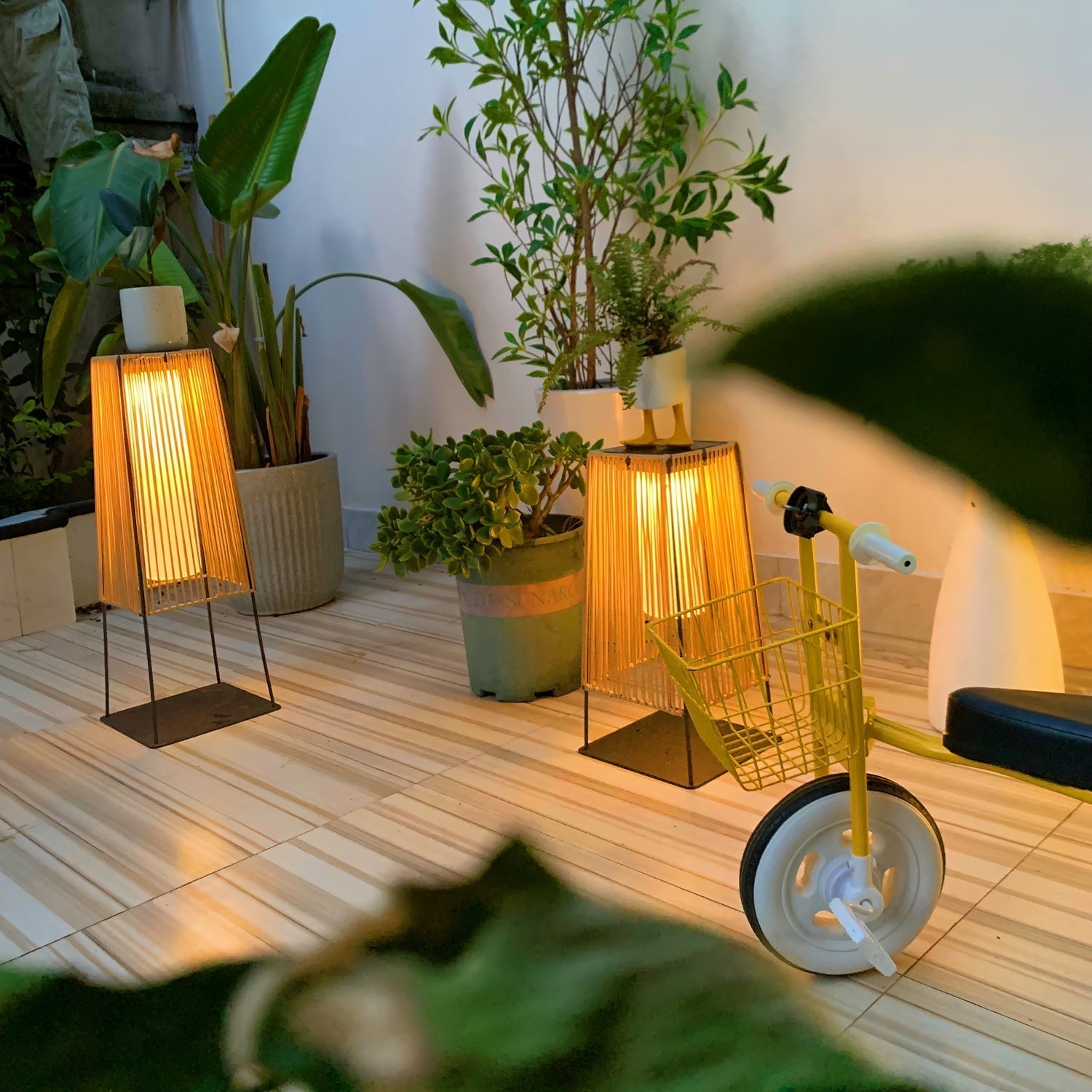 weatherproof-plastic-rattan-outdoor-post-light-for-garden-path-with-solar-and-hardwired-options